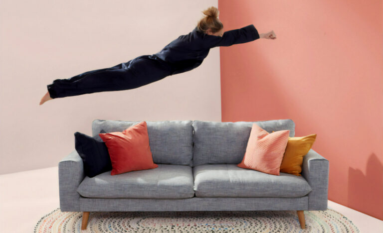 Couchsurfing: 5 Essential Tips