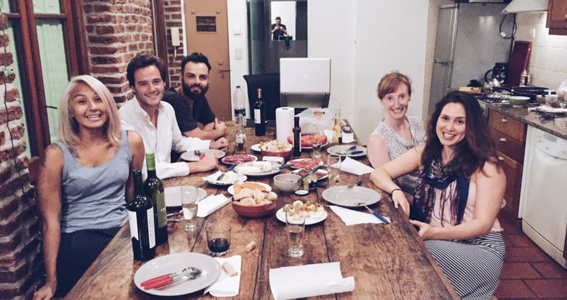 How To Make Friends In A New City When Travelling Solo