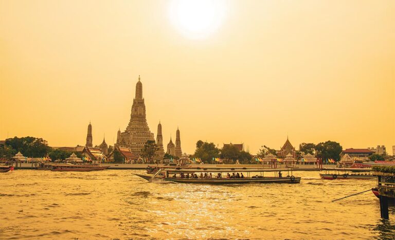 Bangkok Travel Guide: 7 Tips & Things To Know Before You Go