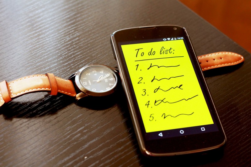 6 Hacks For Business Travellers To Be Productive As Soon As They Land