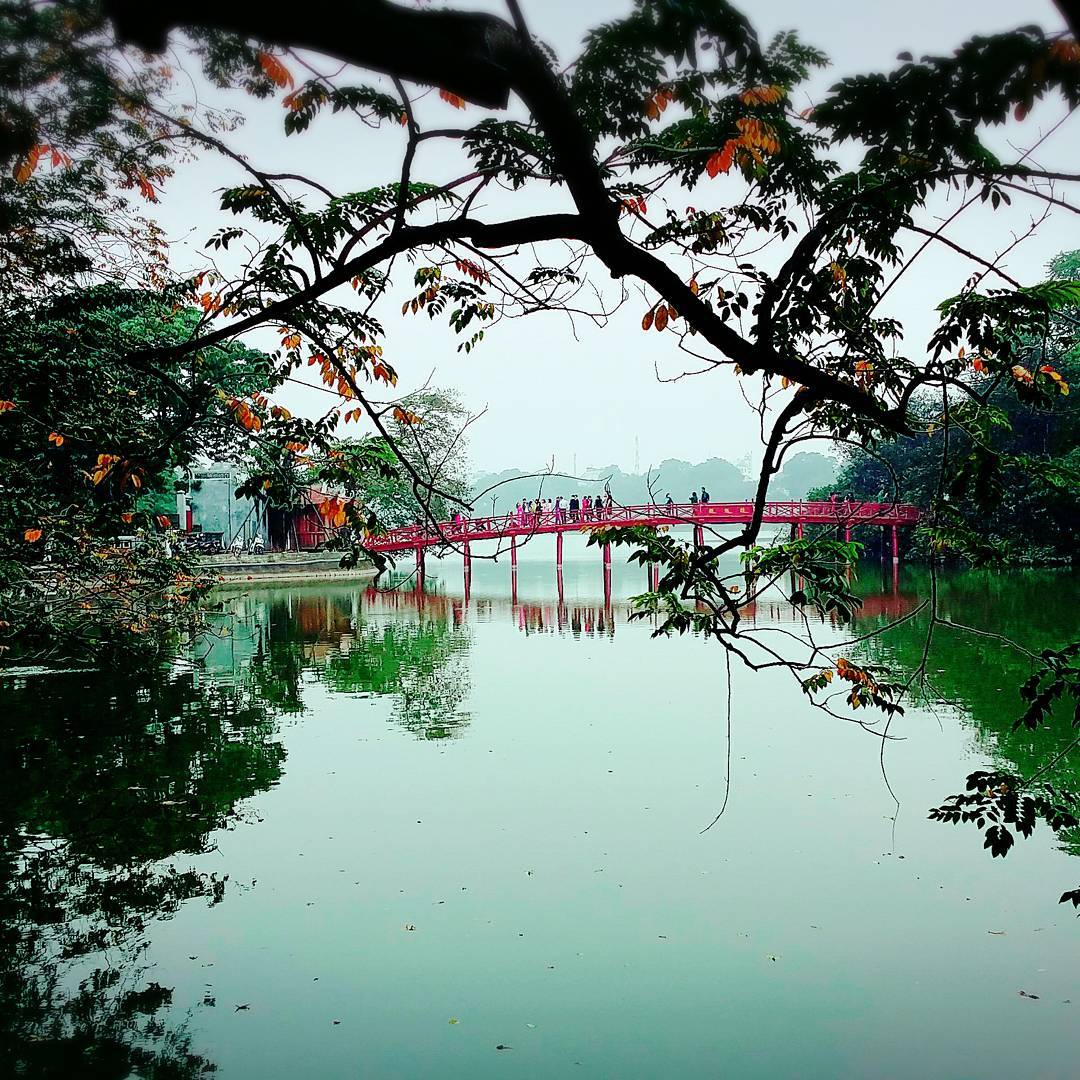 Hoàn Kiếm Lake.Vietnam_pc-leebomseok