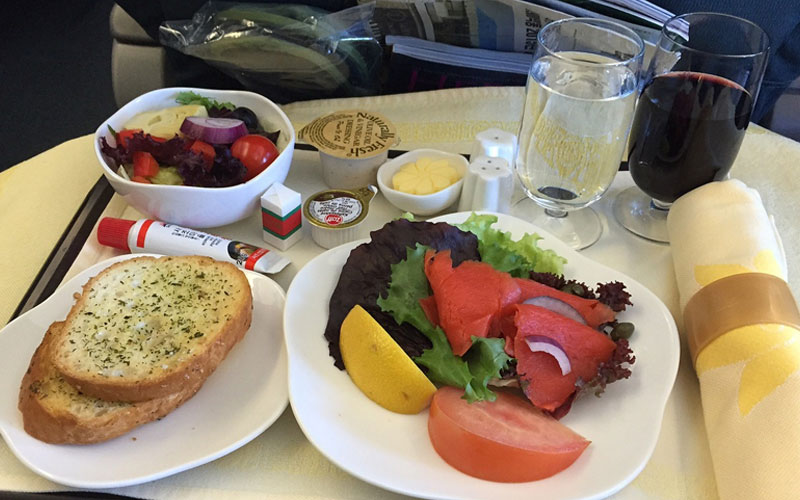 in-flight-meal