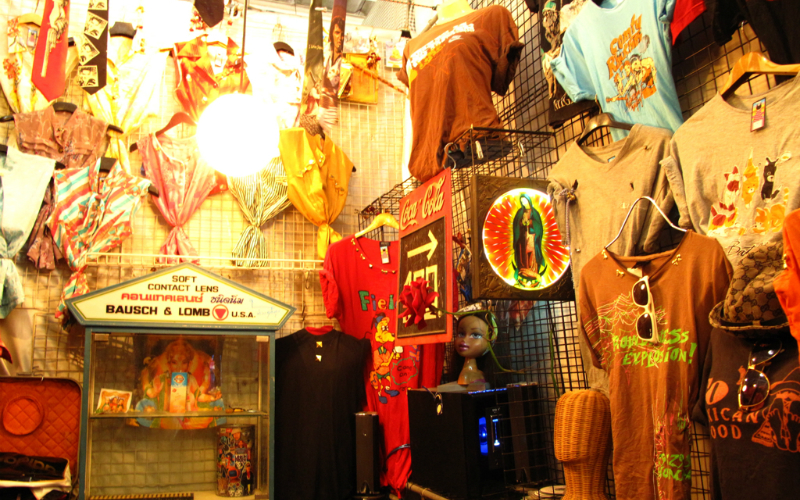 Bkk50_Pic09_WangLang