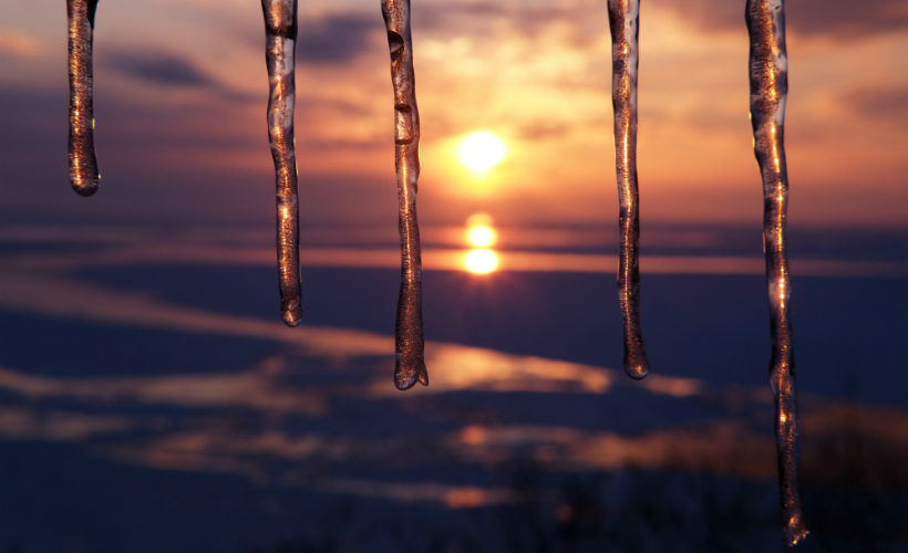 Hokkaido Snow Tour - Utoro_sunset_icicles