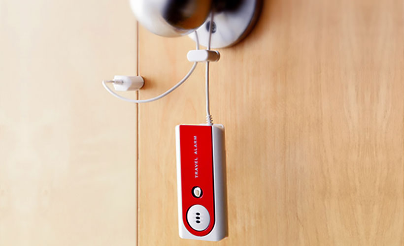 7._Belle_Hop_Travel_Door_Alarm_with_LED_Flashlight_