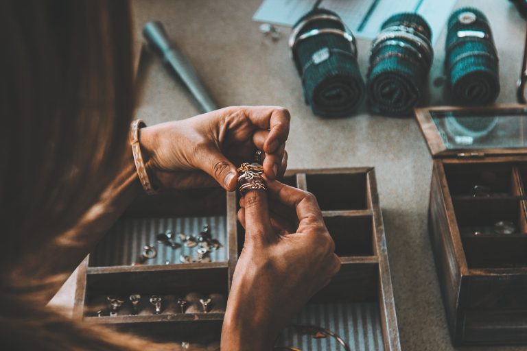 #ZafigoTips: Packing Jewellery And Small Items [VIDEO]