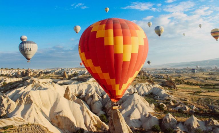 10 Of The World’s Most Otherworldly Landscapes