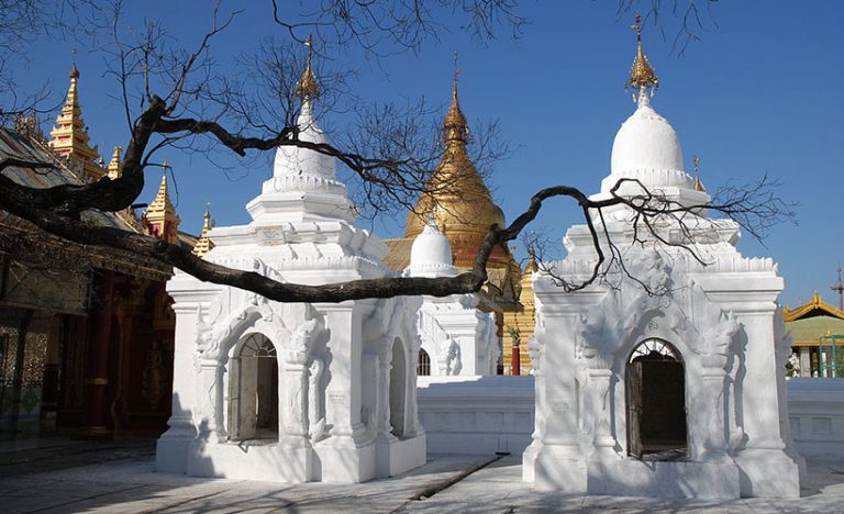 Kuthodaw Pagoda & The World’s Largest Book In Mandalay, Myanmar