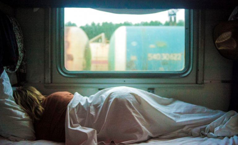 5 Foods That Can Enhance Your Sleep While Travelling