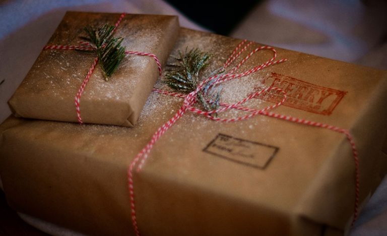 10 Useful Christmas Gift Ideas For Fashion-Savvy Travellers