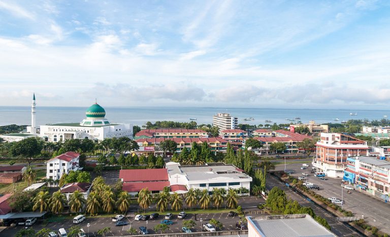 Sashimi, Soto & Pork Noodles In The Seaside Town Of Tawau, Sabah