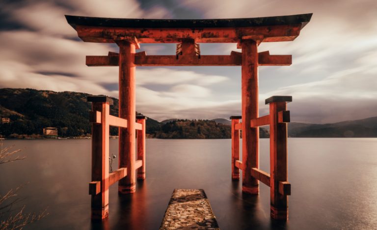 5 Astonishing Japanese Lakes That Are Out Of This World