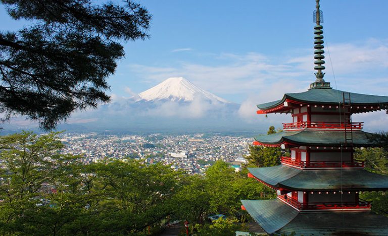 A 360° Virtual Tour of Japan, Anyone?