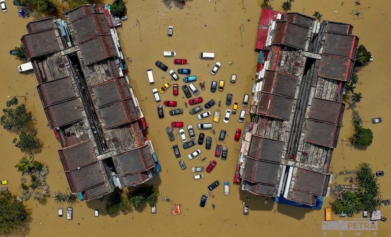 #DaruratBanjir: Inspiring Stories Of Real Life Heroes