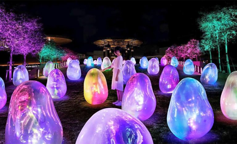 teamLab Takes Over LaLaport’s Rooftop For An Out-Of-This-World Art Experience