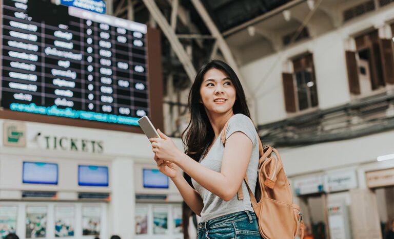 4 Must-Have Phone Apps For International Travel