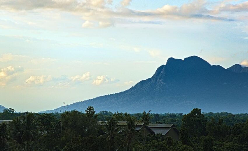 1. Sarawak – Puteri Santubong & Puteri Sejinjang