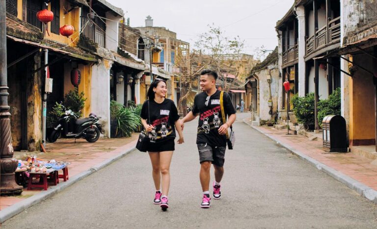 Staying Together: 8 Tips On Travelling With Your Partner For The First Time