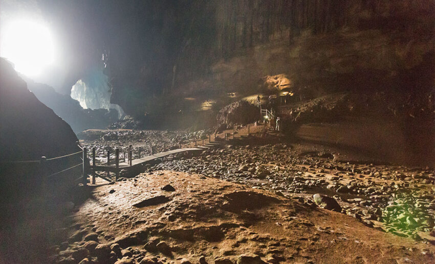 2. It has the world’s largest cave chamber
