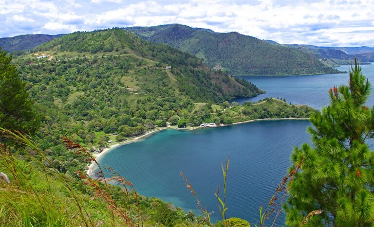 Lake Toba: The Laid-Back & Charming Sumatran Destination