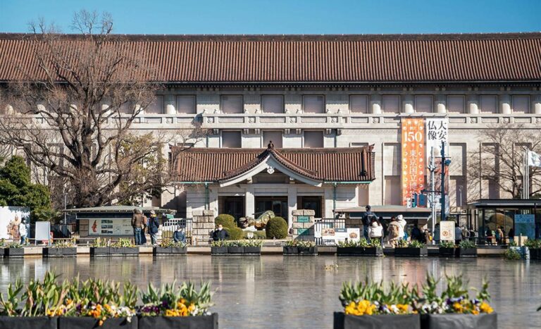 Japanese Etiquette For Travellers, Part 1: Navigating Public Spaces
