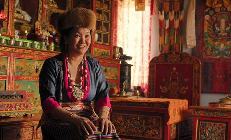Sofa Adventures: Around The World In 8 Travel Shows