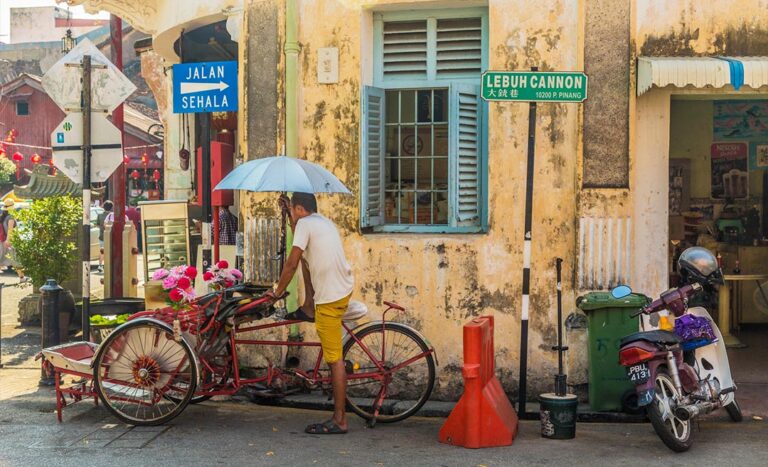 Rediscover Your Roots: 3 Meaningful Ways To Explore Your Hometown